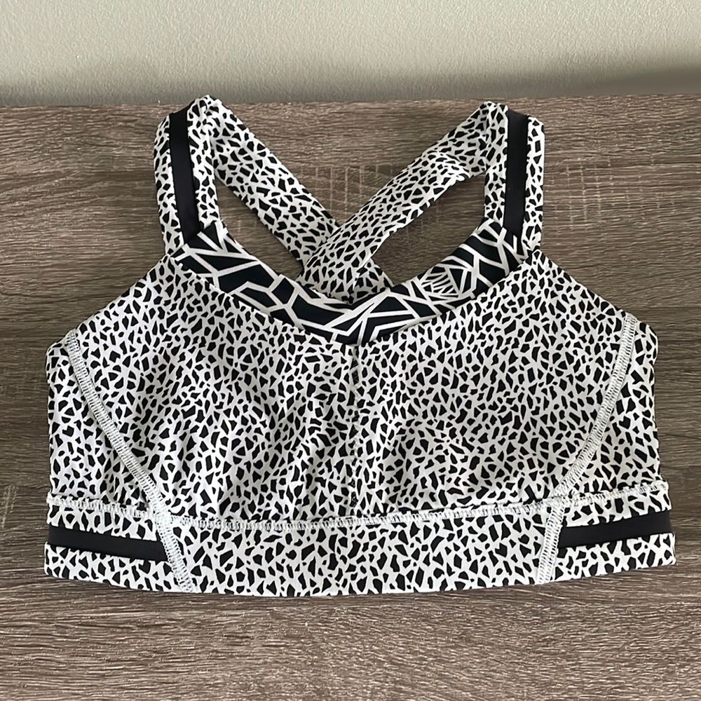 Size 4 lululemon sports bra